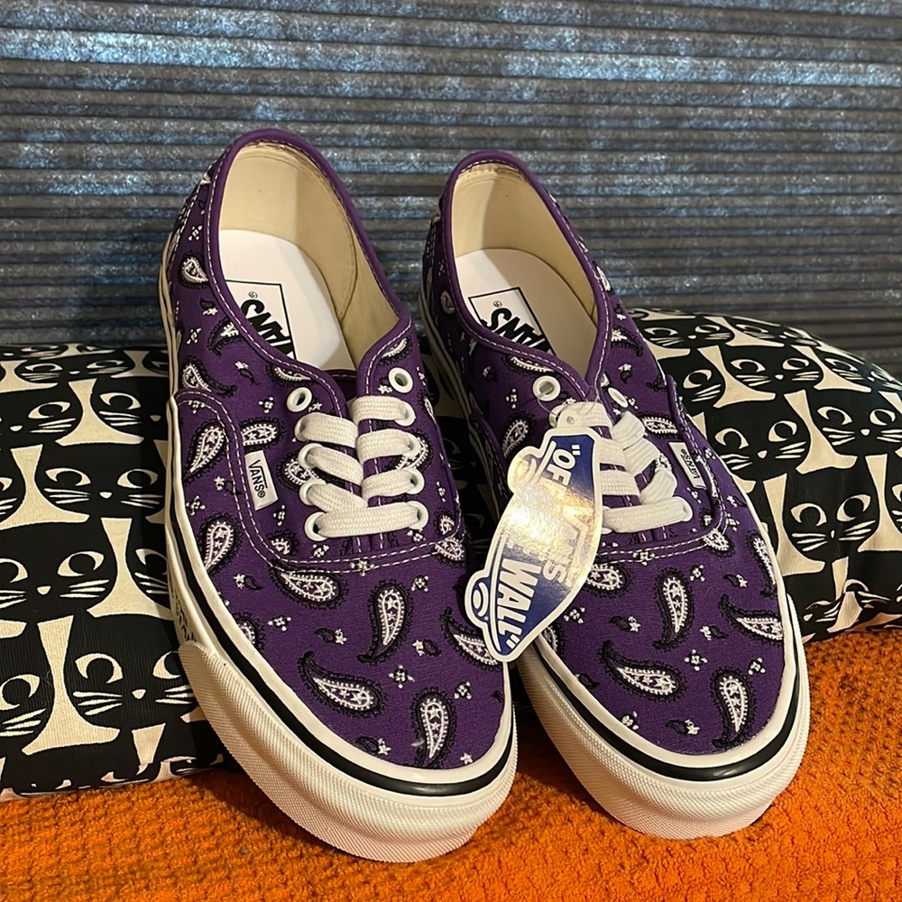 Ladies 9.5 Purple Vans UA Authentic